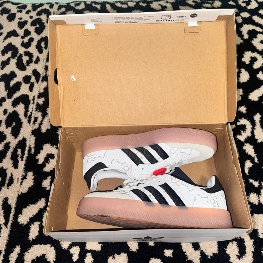 Adidas Women's White and Black Sneakers with Red Detail - Picture 4 of 10